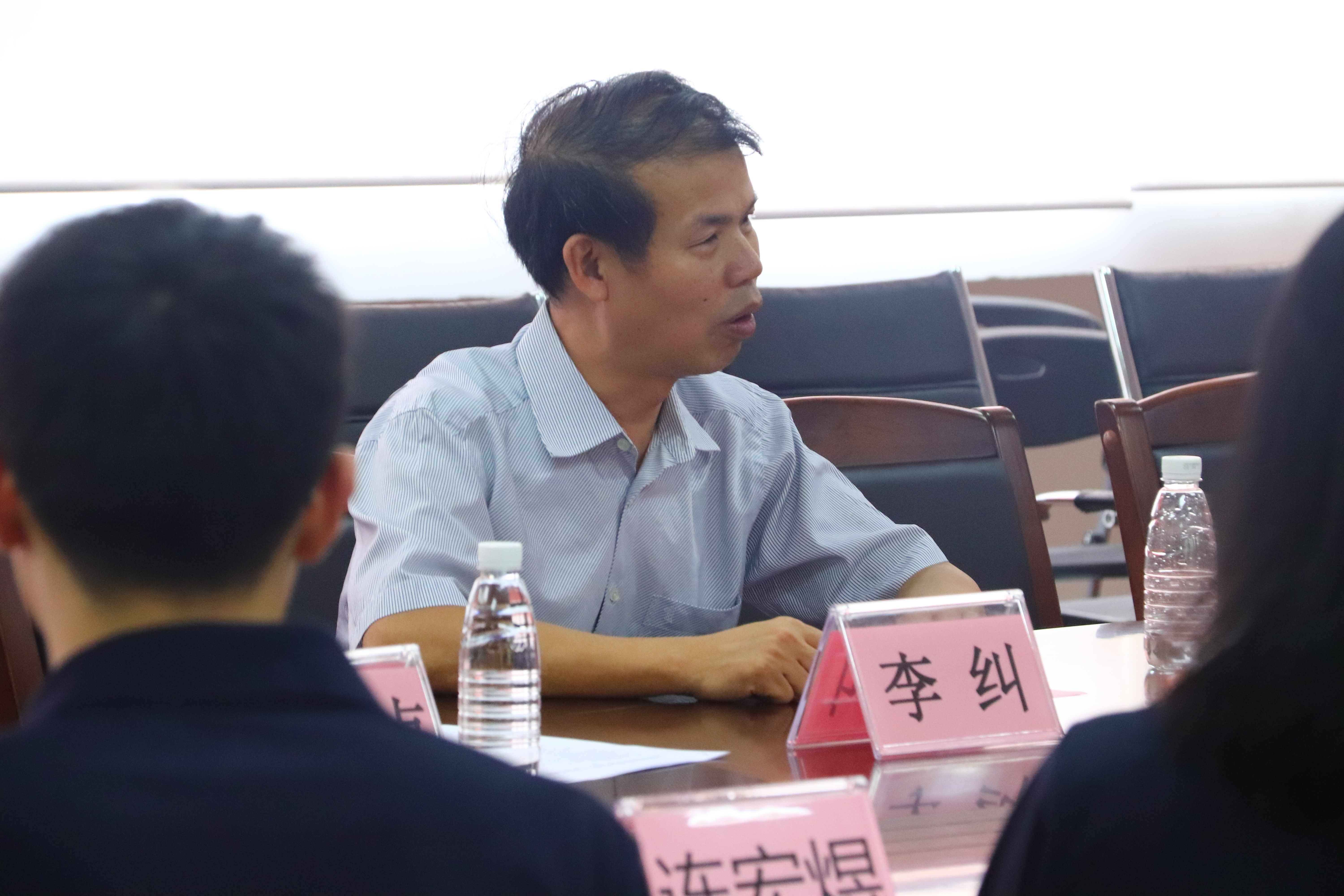 D:\环建学工2019.6\【宣传工作】\【新闻稿】\1 欧乐影院动态
\欧乐影院
与鹏万里—研途考研东莞分校签署战略合作协议并举行考研导师聘任仪式\1 李纠书记讲话.jpg
